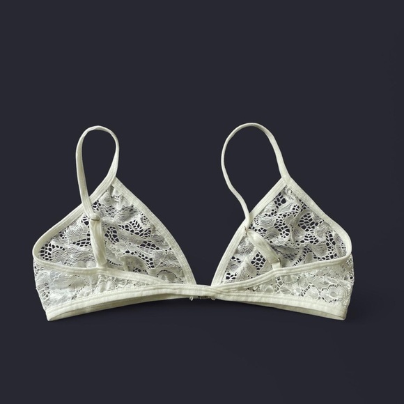 Elegant With Lace Bralette - Picture 3 of 3